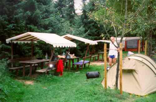 Fr&uumlhstück auf Bänken in Stolzenau